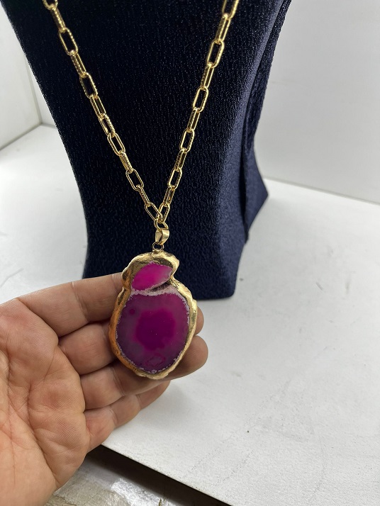 üçlü dogaltas kristal karışık kolye fuşya