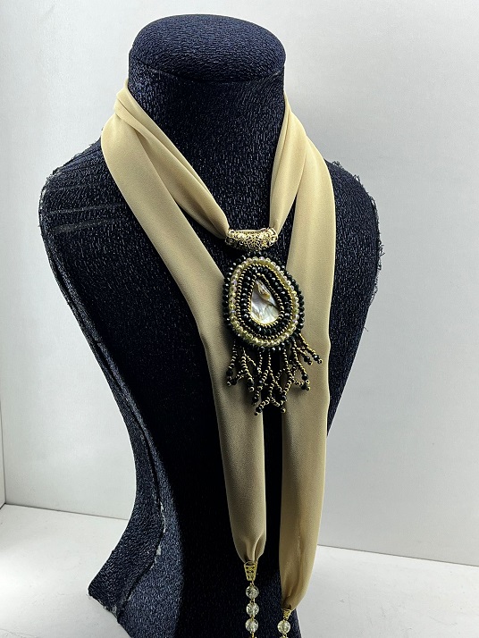 Seren dolama kolyeler el işçiliği doğal taş krem