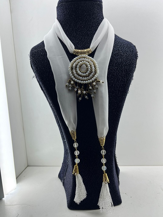 Seren dolama kolyeler el işçiliği doğal taş beyaz