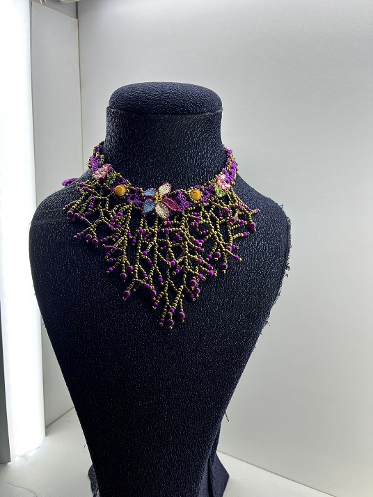 İyne oyali el işçiliği kolye mor